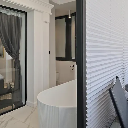 View - Luxury A - Old - Victoriei * Bucharest